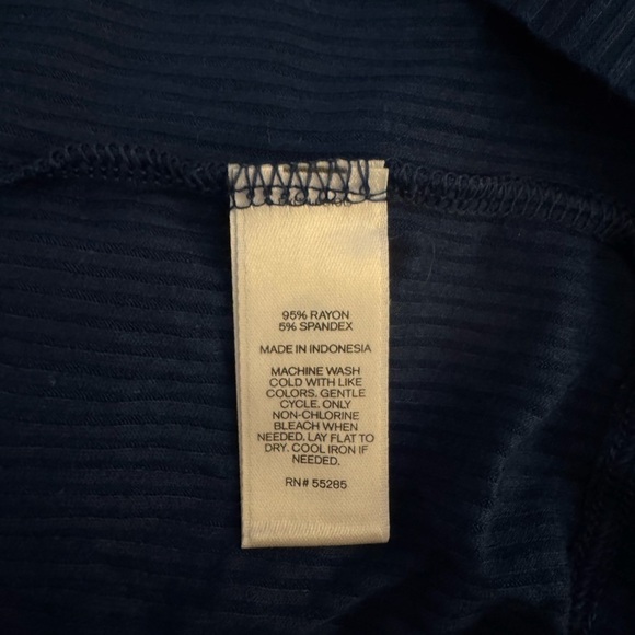 Express NWT Large Solid Purple 3/4 Sleeve Quarter Zip Knit Top - Picture 2 of 4